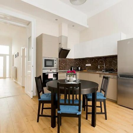 Kresz Geza 29 Westend Station 2 Bedrooms+Living Ac Budapest Luaran gambar